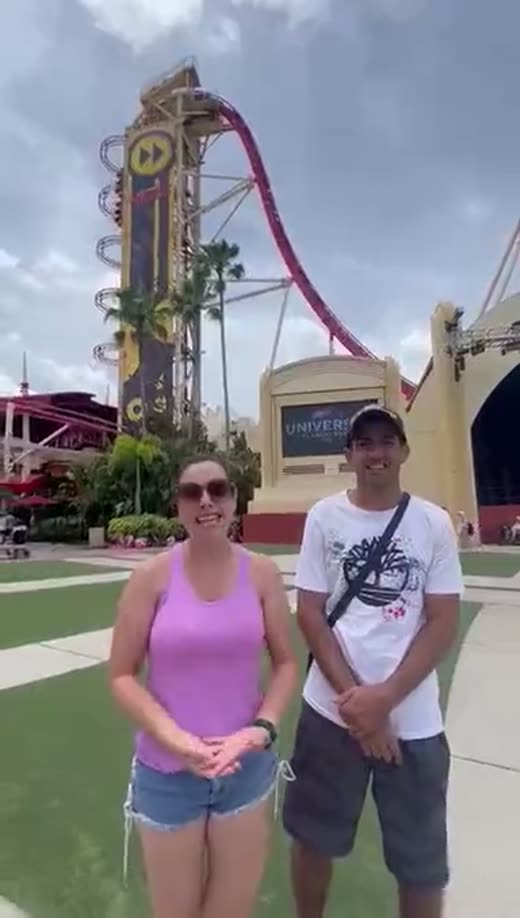Família cliente da SOS Direito em parque nos Estados Unidos