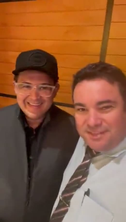 Clientes da SOS Direito comemorando o resultado do processo